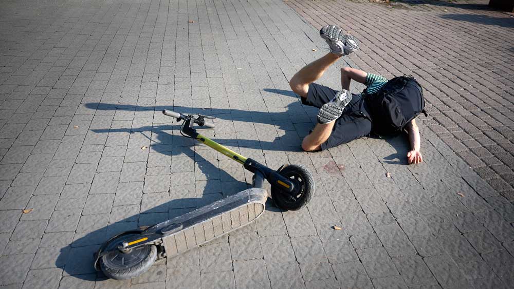 Kártérítés rollerbaleset esetén